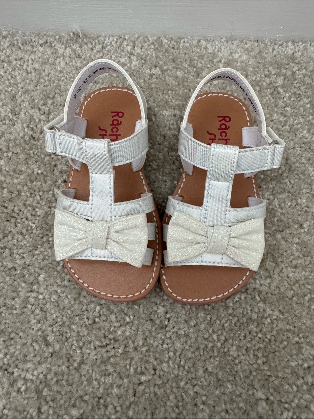 Rachel Shoes- Girl’s White Glitter Bow Sandals Size 6 – New
